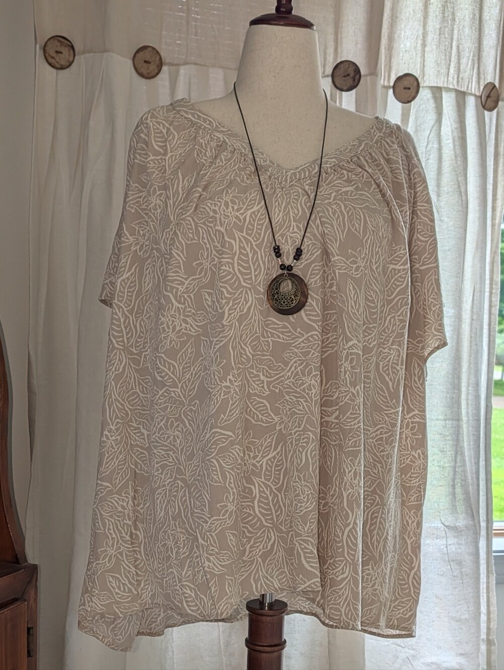 torrid Beige & Cream Abstract Print Blouse